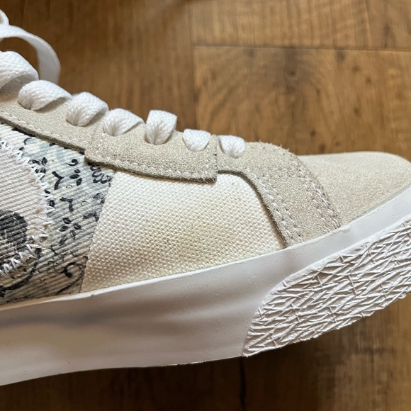 Nike Sneaker - Picture 6 of 8